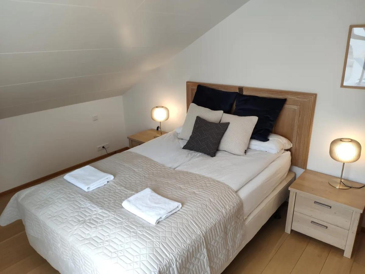 G10 Apartments อาคูเรย์รี ภายนอก รูปภาพ