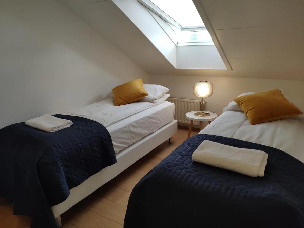 G10 Apartments อาคูเรย์รี ภายนอก รูปภาพ
