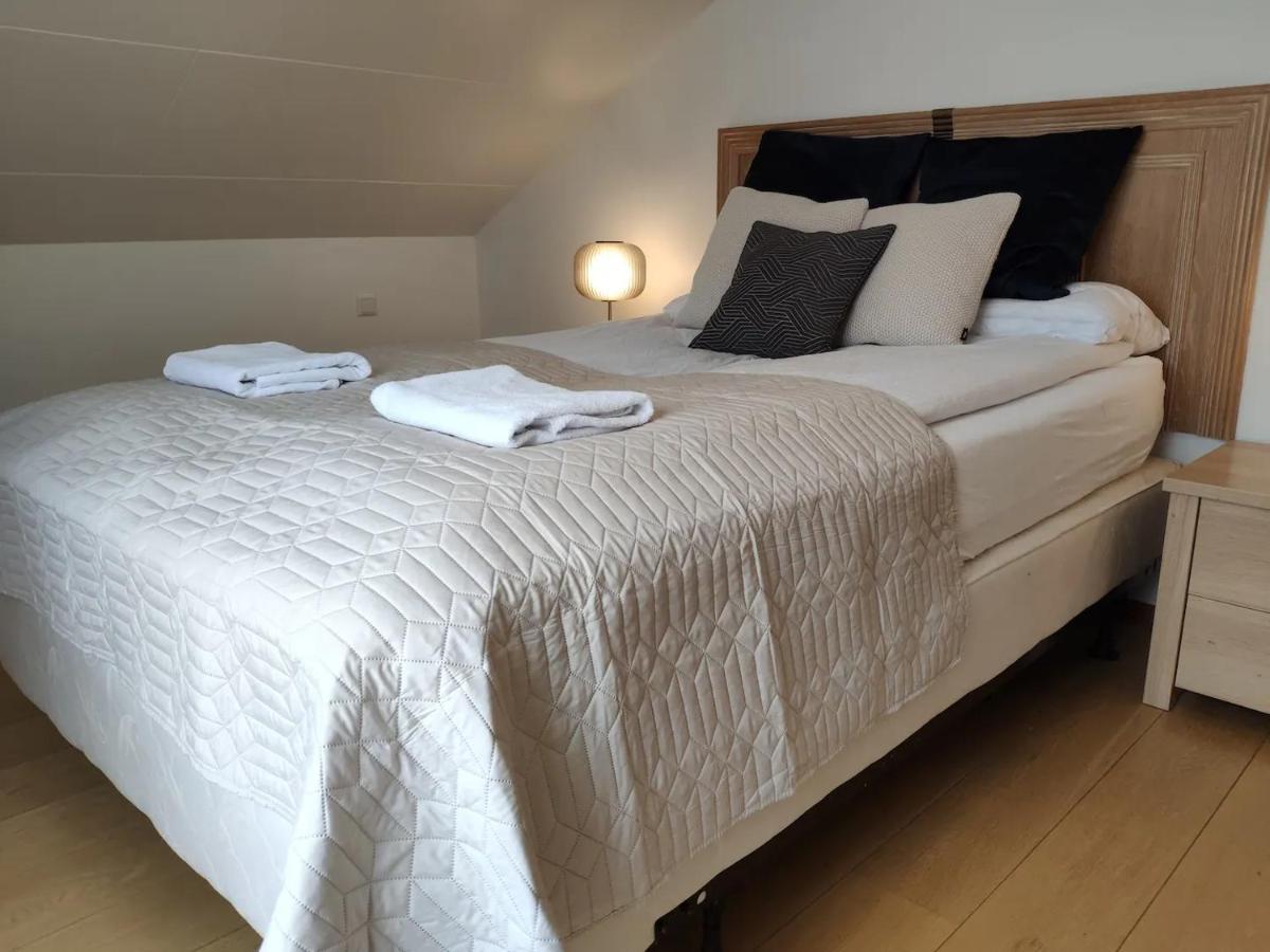 G10 Apartments อาคูเรย์รี ภายนอก รูปภาพ