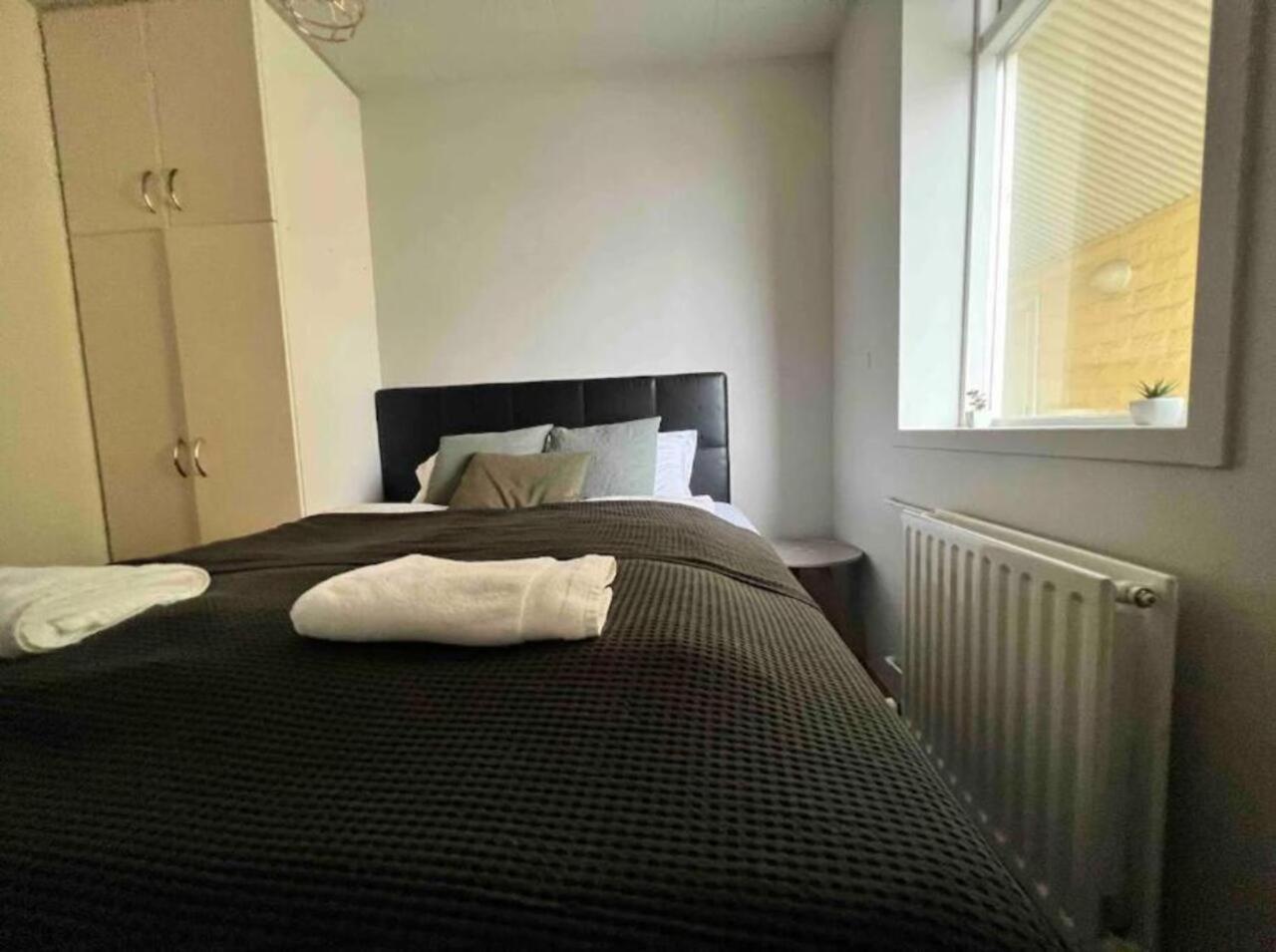 G10 Apartments อาคูเรย์รี ภายนอก รูปภาพ
