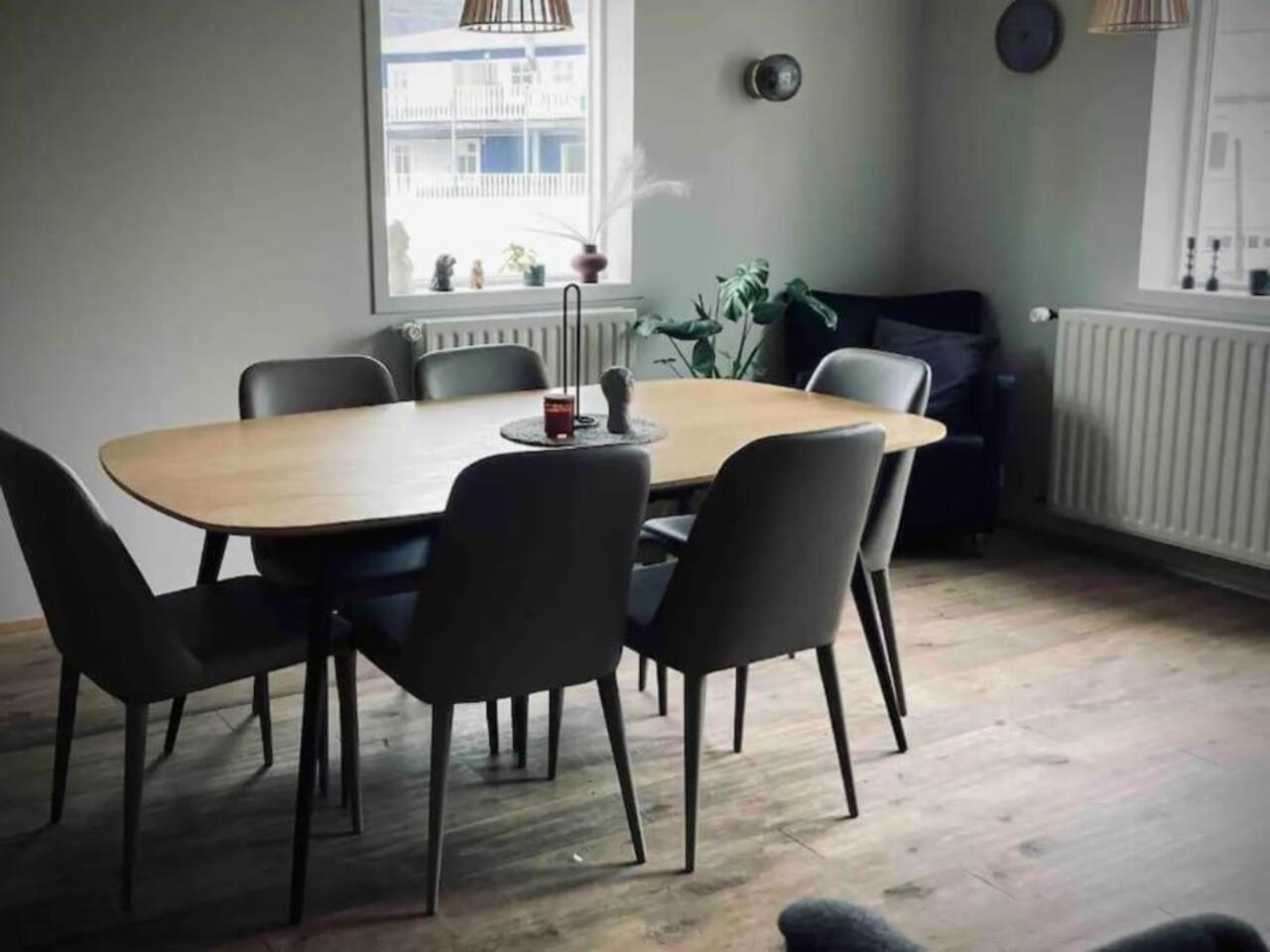 G10 Apartments อาคูเรย์รี ภายนอก รูปภาพ